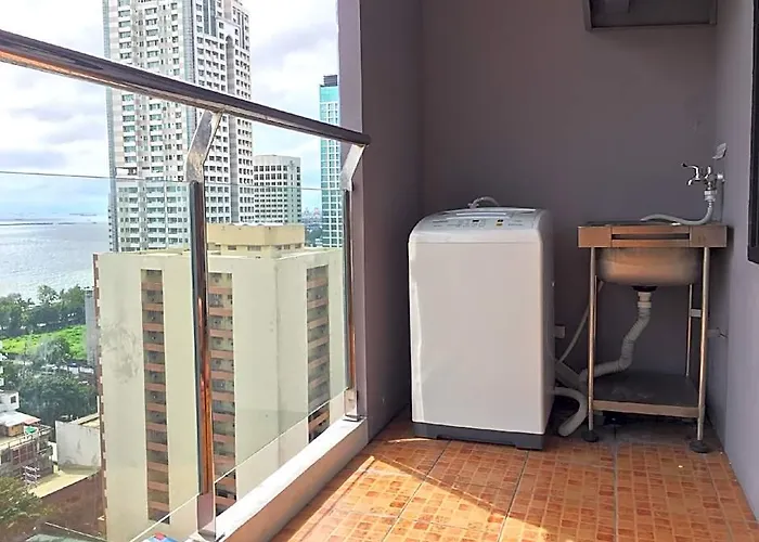 فندق Malate Bayview Mansion Sea View 1 Bedroom مانيلا
